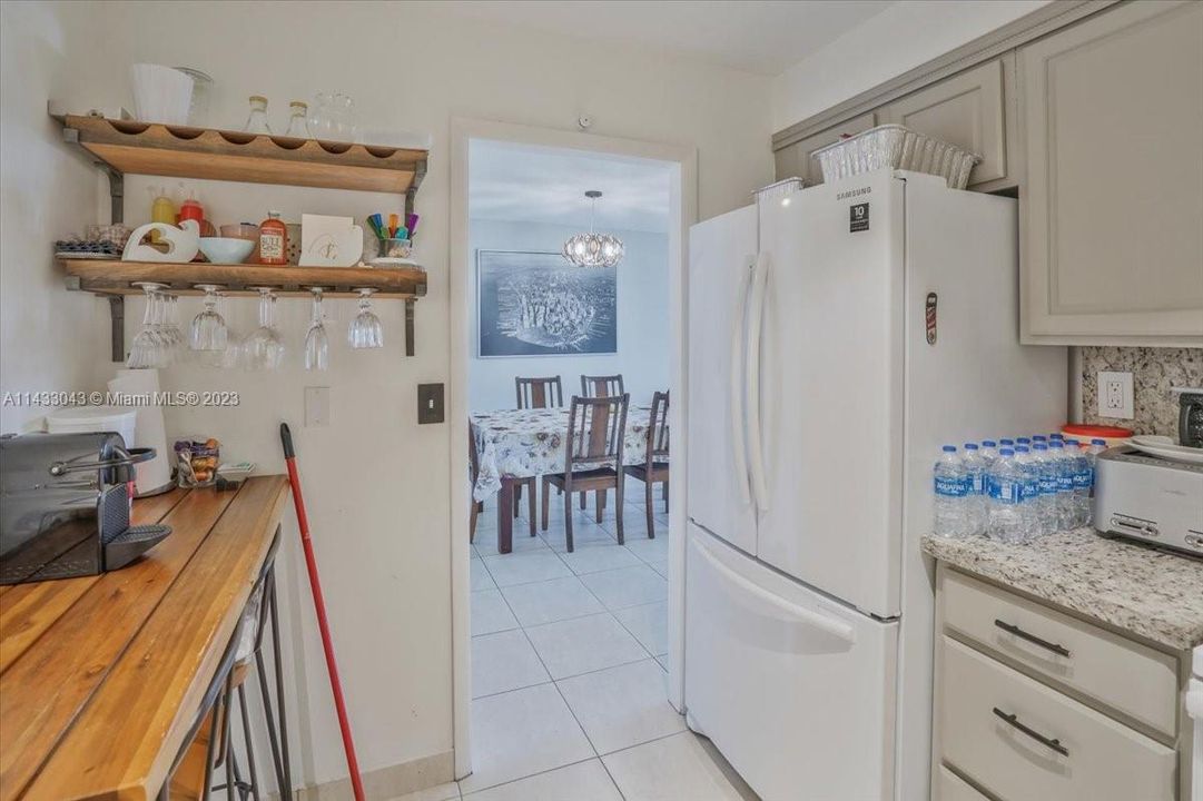 Недавно продано: $499,000 (2 спален, 2 ванн, 1300 Квадратных фут)