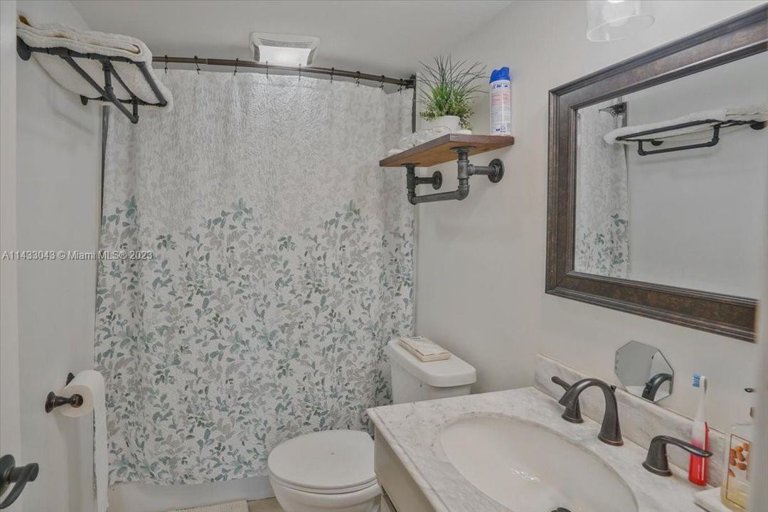 Недавно продано: $499,000 (2 спален, 2 ванн, 1300 Квадратных фут)