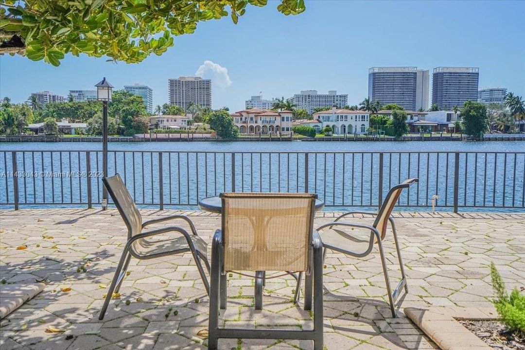 Недавно продано: $499,000 (2 спален, 2 ванн, 1300 Квадратных фут)