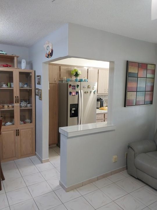 For Sale: $173,000 (1 beds, 1 baths, 736 Square Feet)