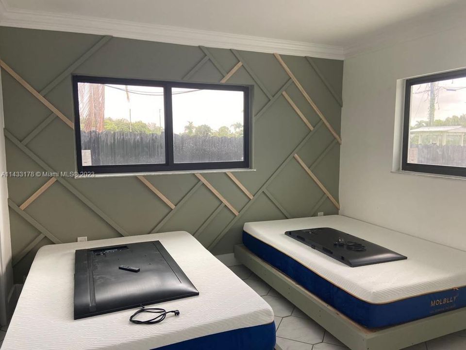 Recently Rented: $4,200 (3 beds, 2 baths, 3327 Square Feet)