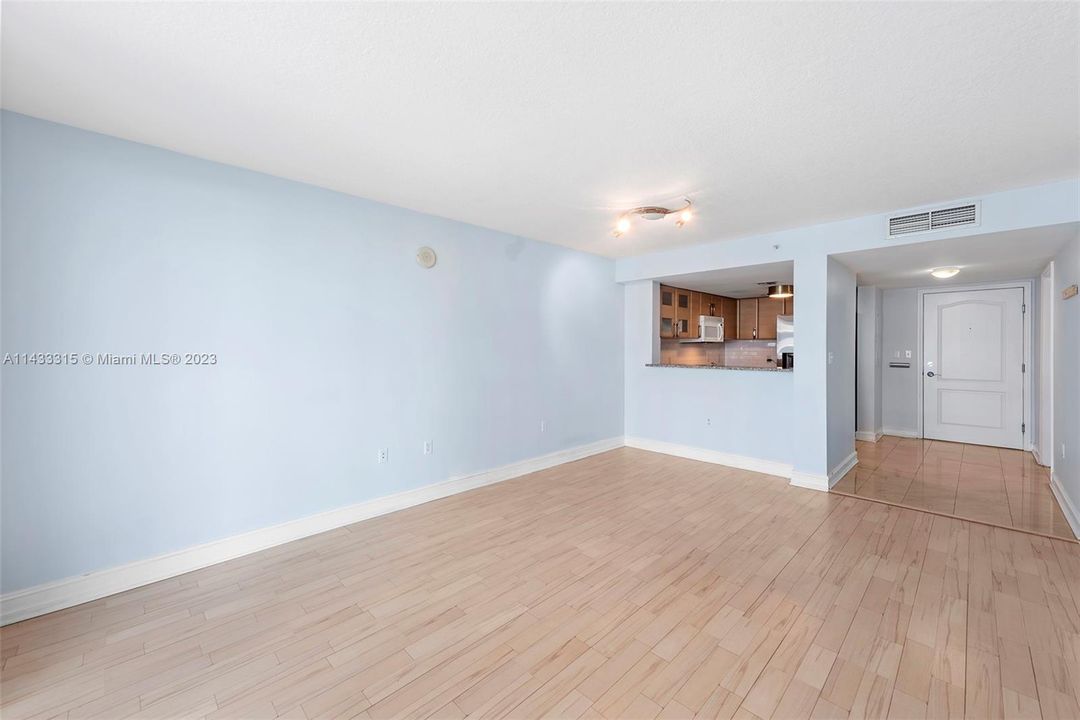 Recently Sold: $449,500 (1 beds, 1 baths, 791 Square Feet)