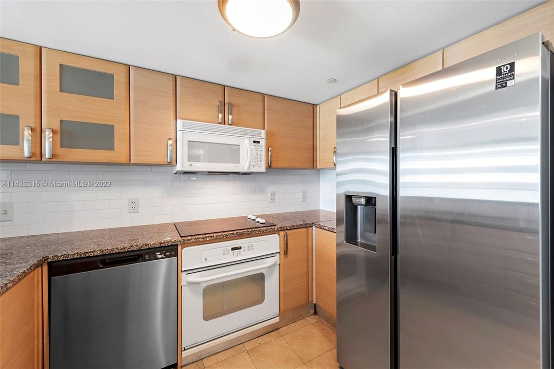 Recently Sold: $449,500 (1 beds, 1 baths, 791 Square Feet)