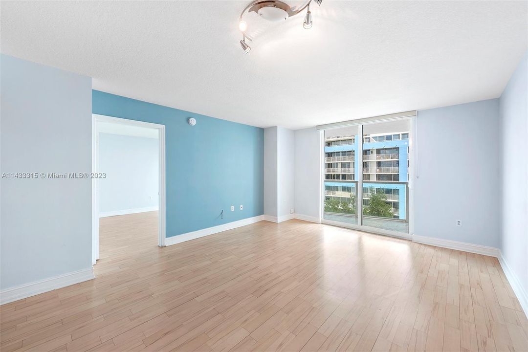 Recently Sold: $449,500 (1 beds, 1 baths, 791 Square Feet)