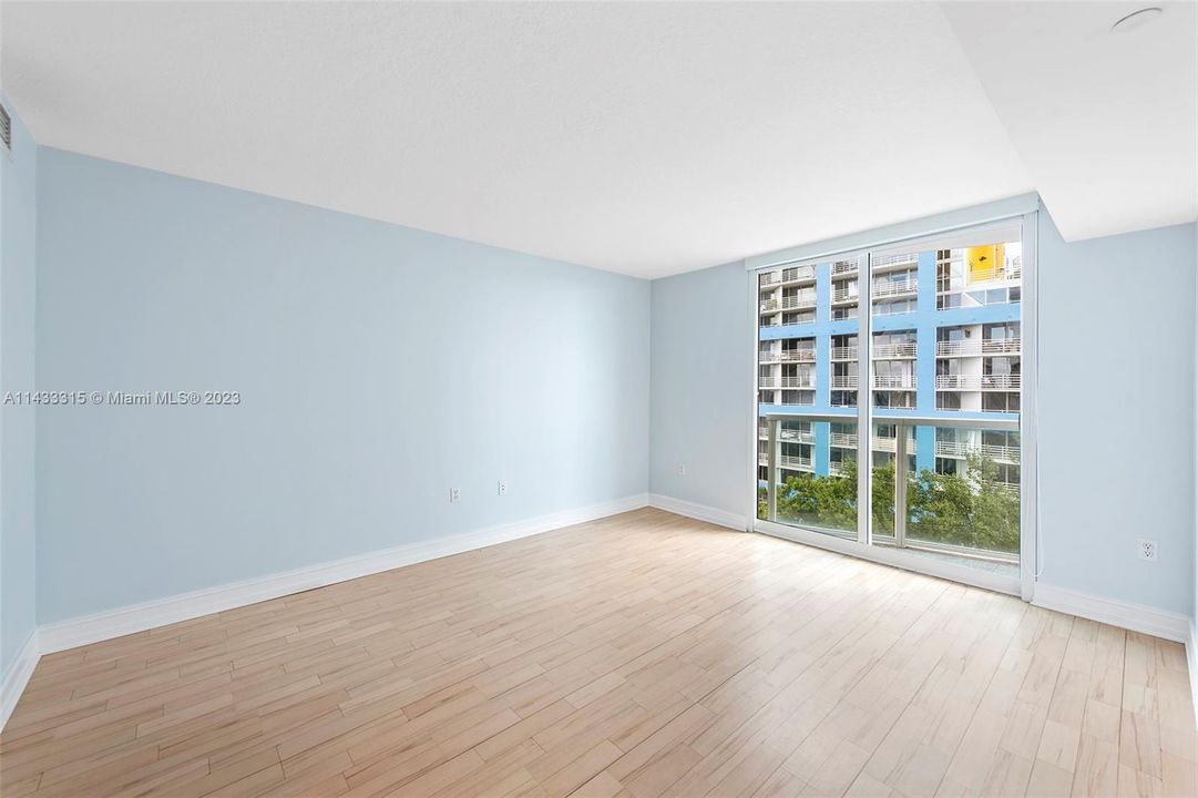 Recently Sold: $449,500 (1 beds, 1 baths, 791 Square Feet)