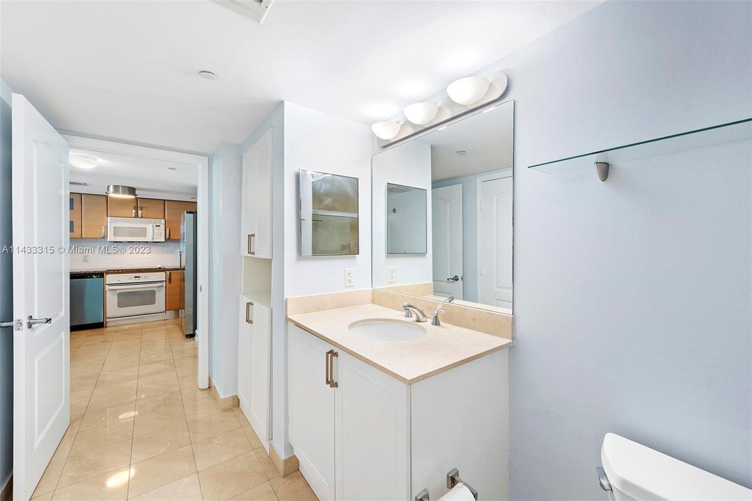 Recently Sold: $449,500 (1 beds, 1 baths, 791 Square Feet)