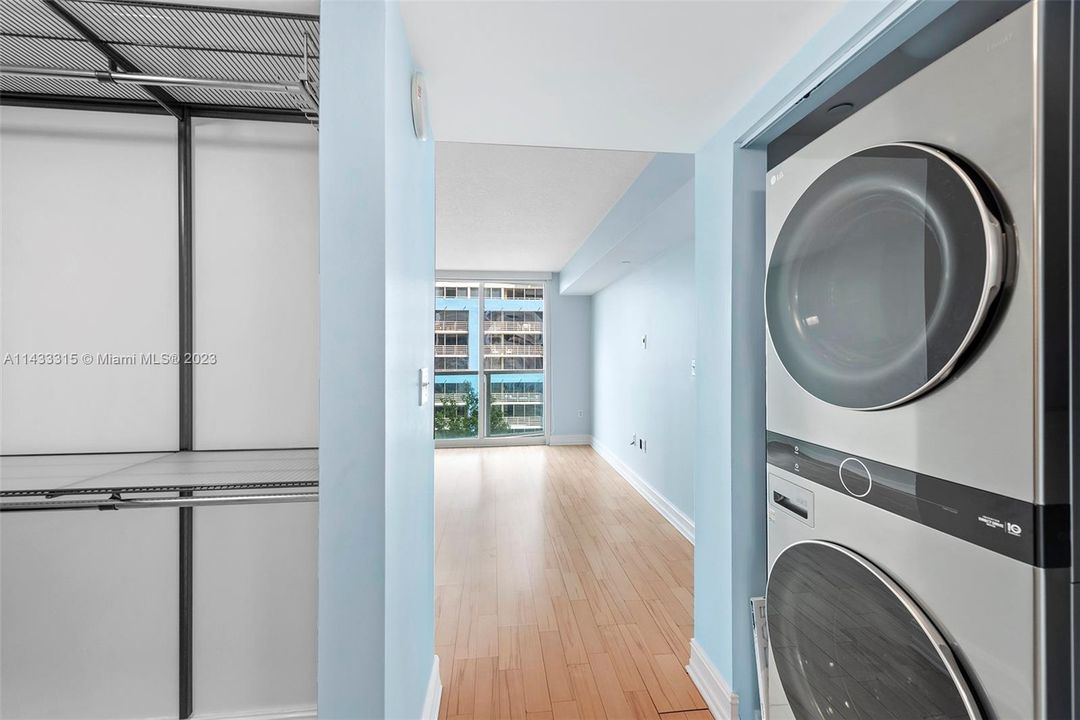 Recently Sold: $449,500 (1 beds, 1 baths, 791 Square Feet)