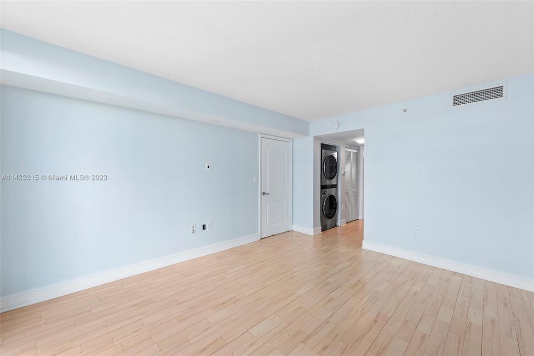 Recently Sold: $449,500 (1 beds, 1 baths, 791 Square Feet)