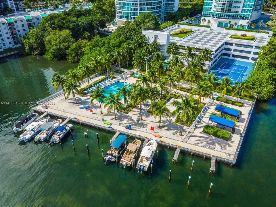 Recently Sold: $449,500 (1 beds, 1 baths, 791 Square Feet)