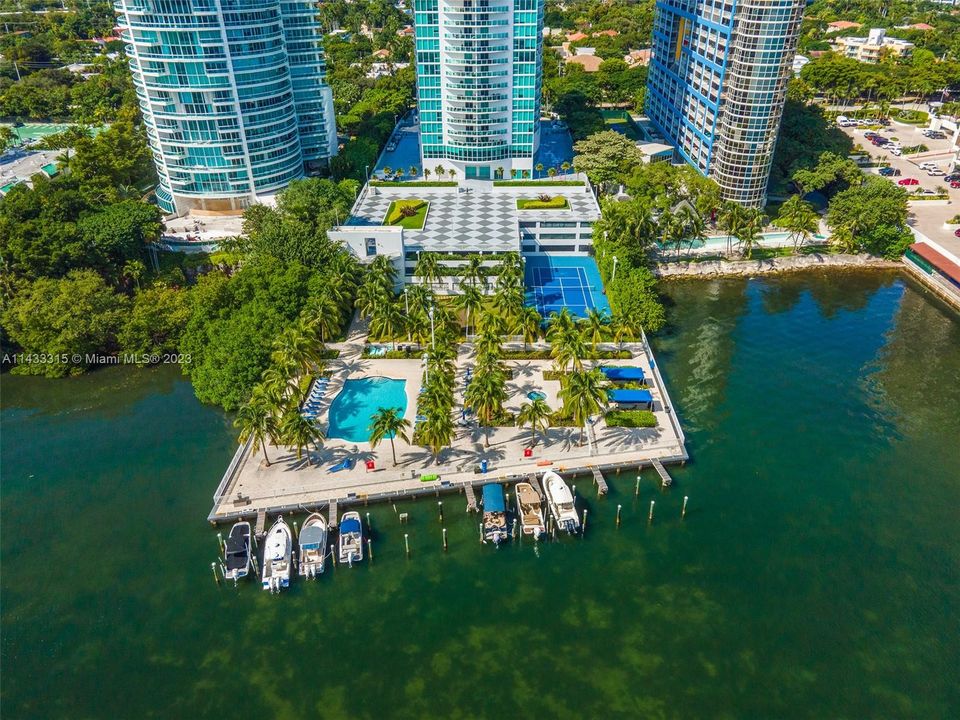 Recently Sold: $449,500 (1 beds, 1 baths, 791 Square Feet)