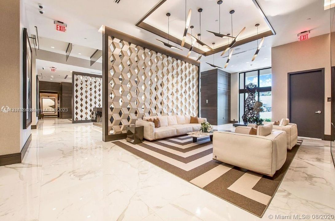 最近售出: $567,990 (1 贝兹, 1 浴室, 703 平方英尺)