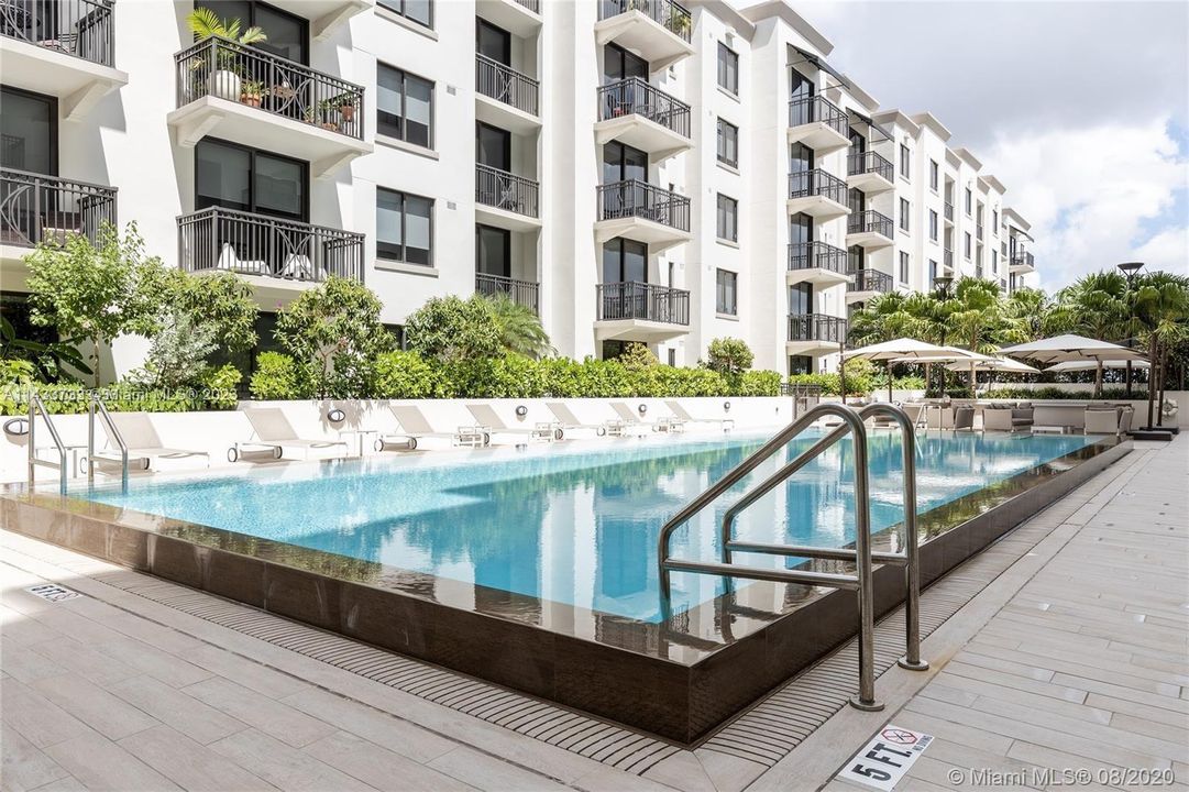 最近售出: $567,990 (1 贝兹, 1 浴室, 703 平方英尺)