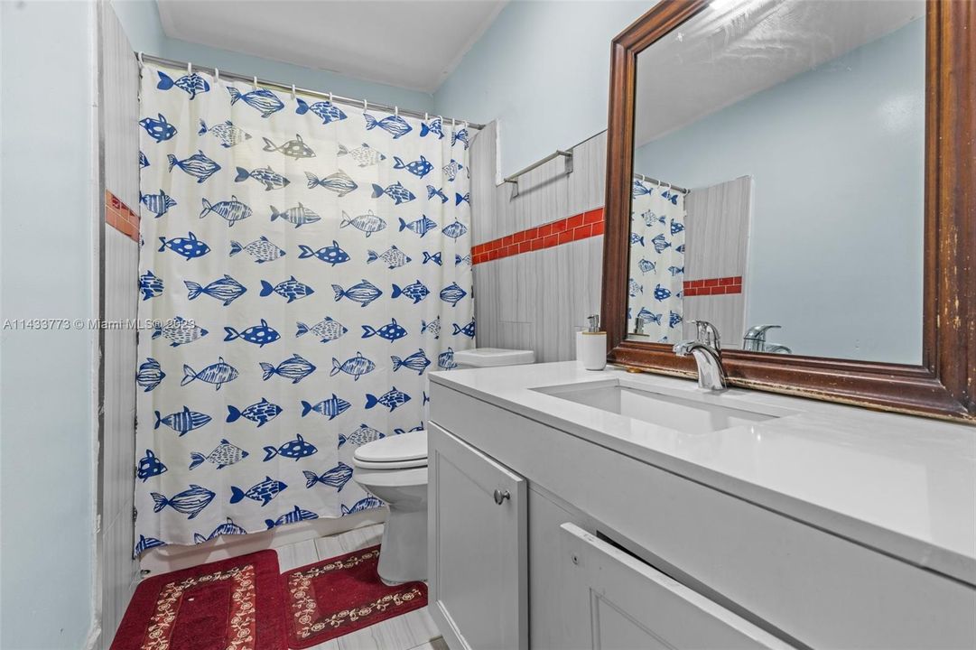 Недавно продано: $420,000 (3 спален, 2 ванн, 1851 Квадратных фут)