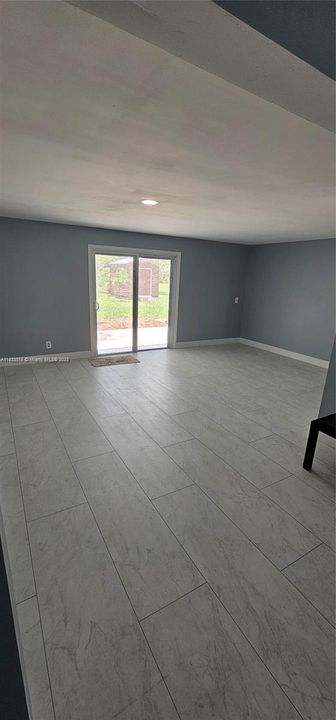 Recientemente alquilado: $2,600 (4 camas, 2 baños, 1877 Pies cuadrados)