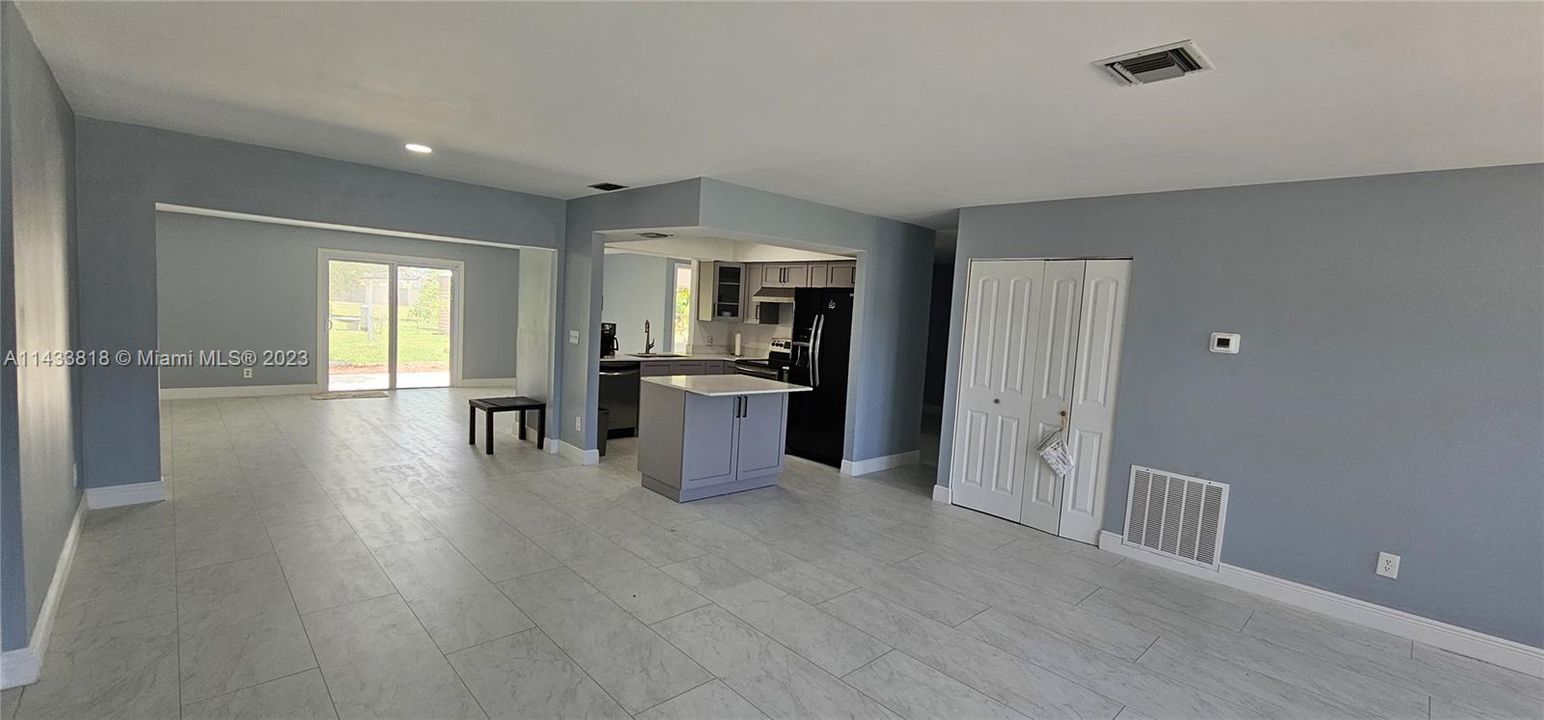 Recientemente alquilado: $2,600 (4 camas, 2 baños, 1877 Pies cuadrados)