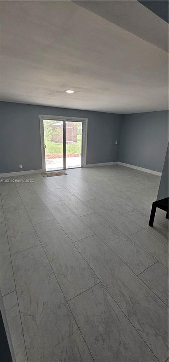 Recientemente alquilado: $2,600 (4 camas, 2 baños, 1877 Pies cuadrados)