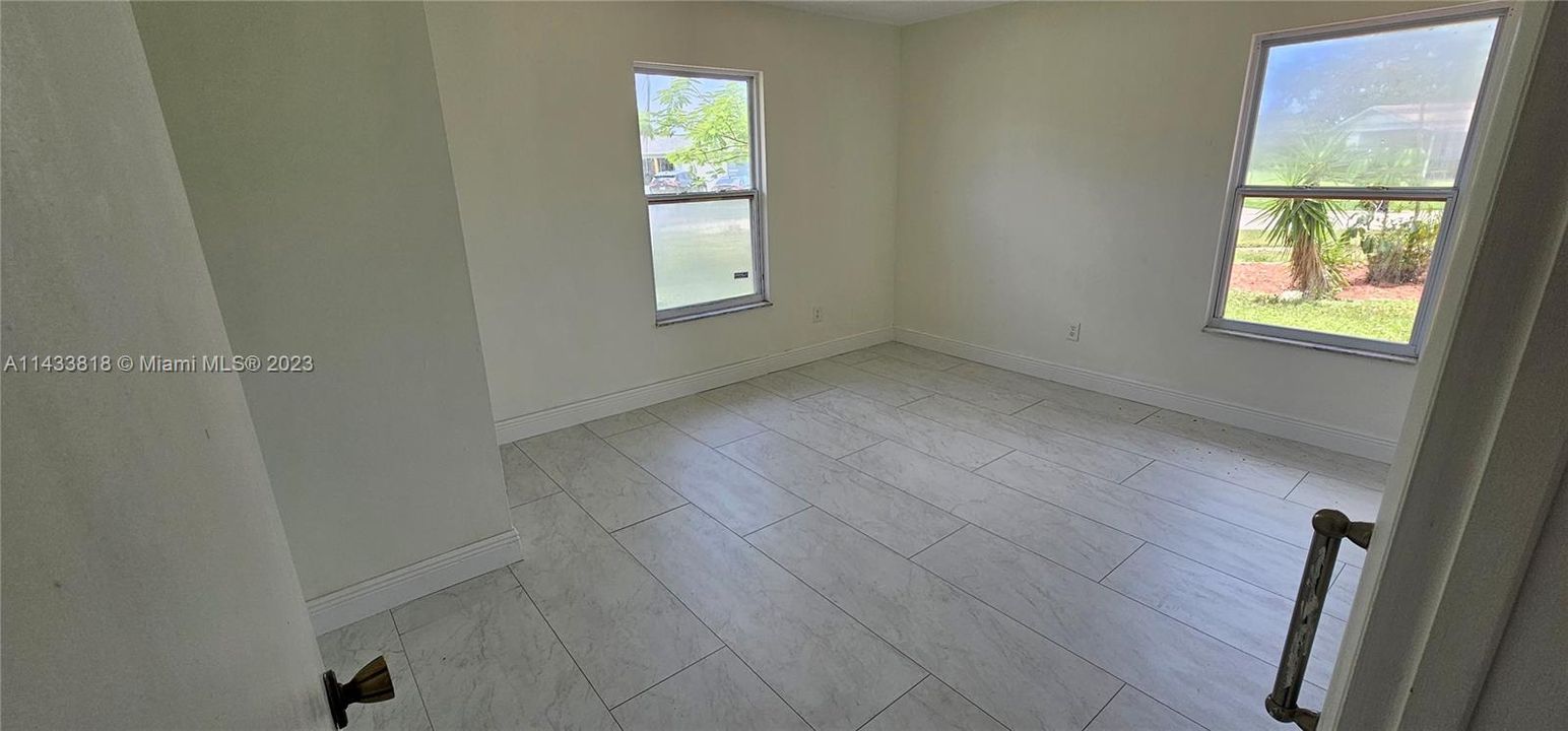 Recientemente alquilado: $2,600 (4 camas, 2 baños, 1877 Pies cuadrados)