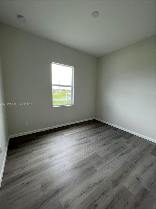 Recently Rented: $2,700 (4 beds, 2 baths, 1439 Square Feet)