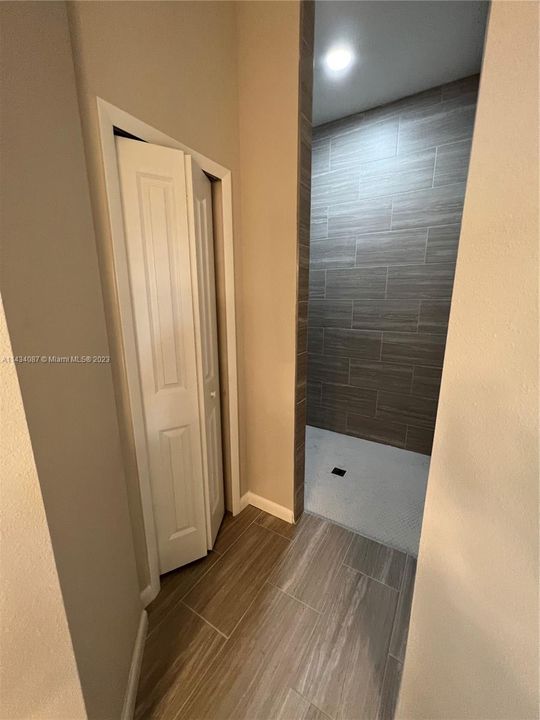 Recently Rented: $2,700 (4 beds, 2 baths, 1439 Square Feet)