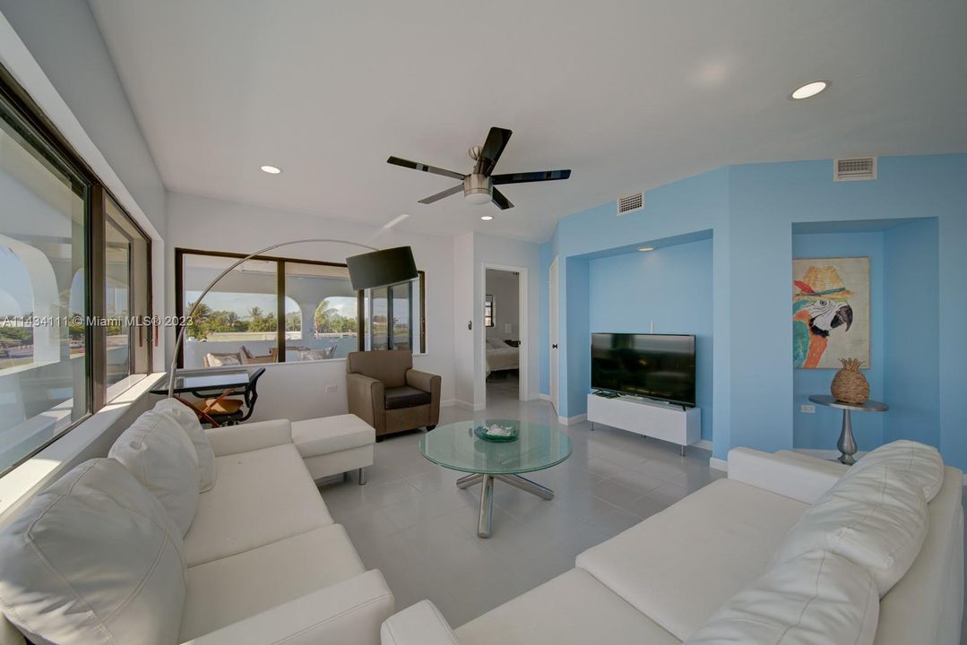 Recently Rented: $3,750 (3 beds, 2 baths, 6071 Square Feet)