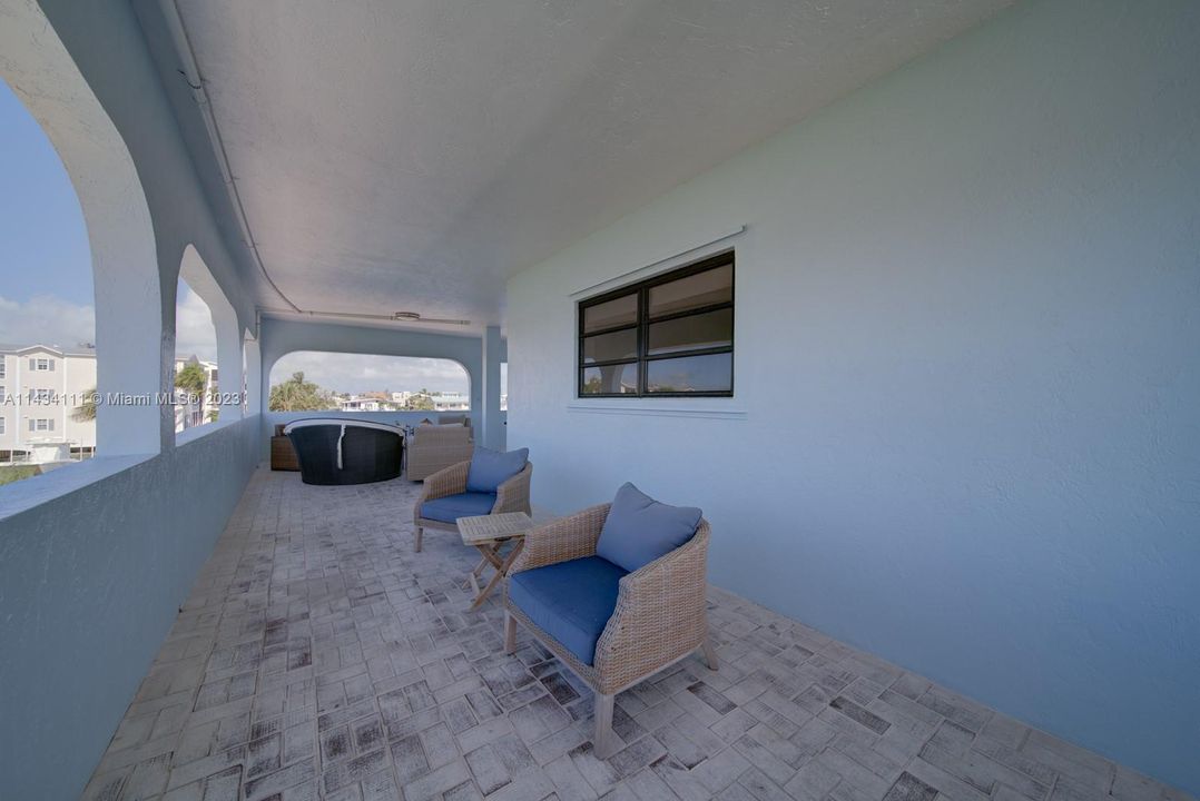 Recently Rented: $3,750 (3 beds, 2 baths, 6071 Square Feet)