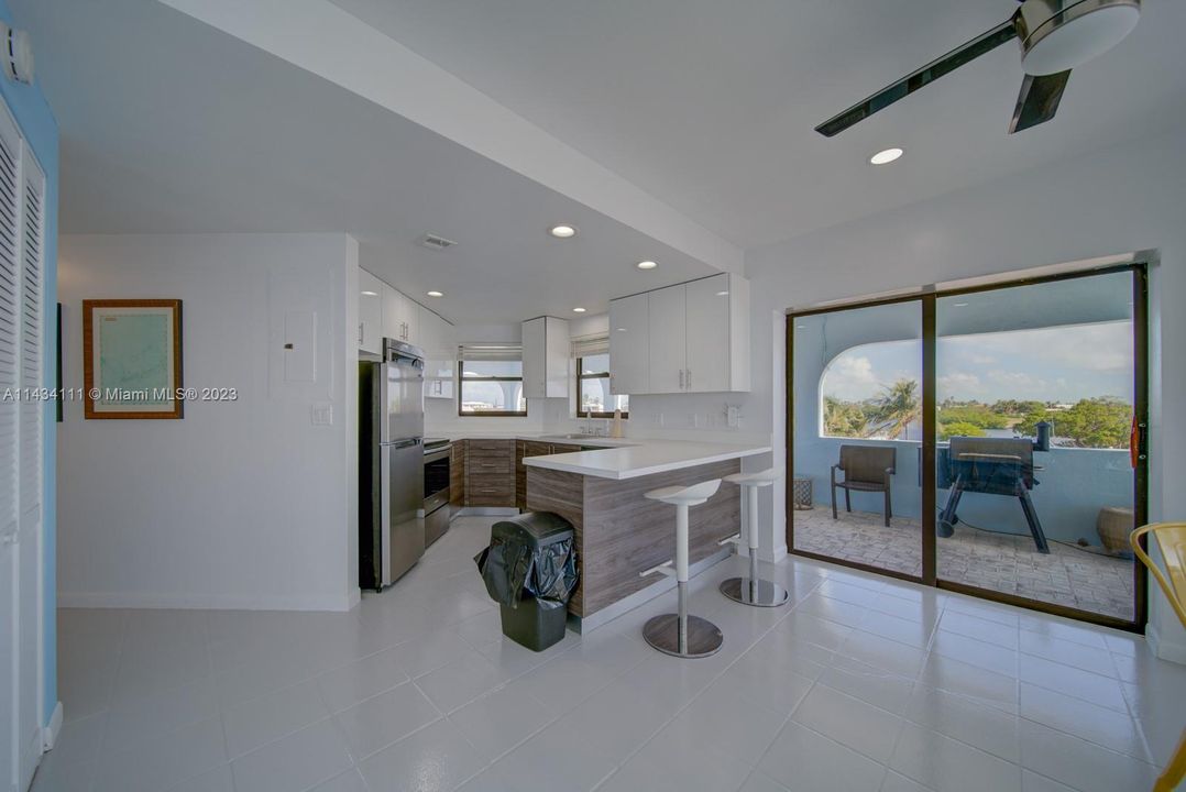 Recently Rented: $3,750 (3 beds, 2 baths, 6071 Square Feet)