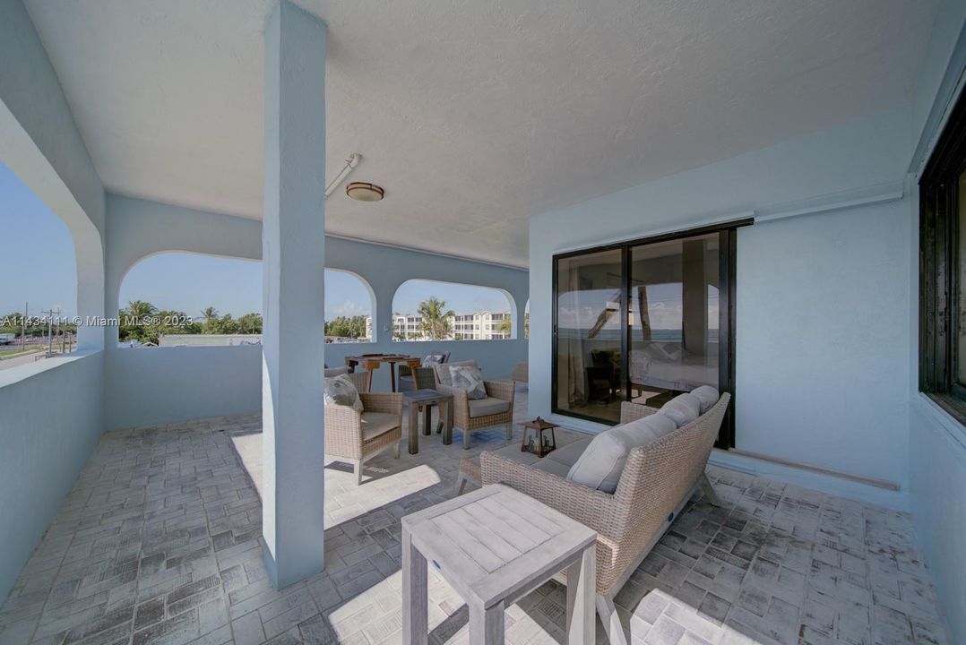 Recently Rented: $3,750 (3 beds, 2 baths, 6071 Square Feet)