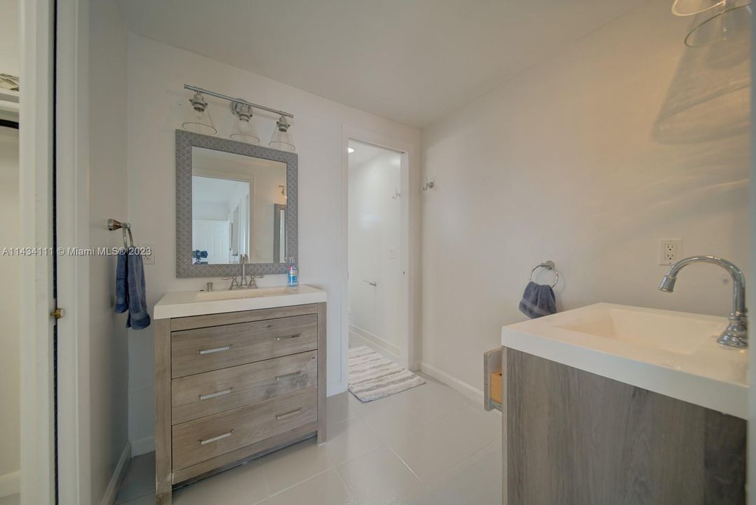 Recently Rented: $3,750 (3 beds, 2 baths, 6071 Square Feet)