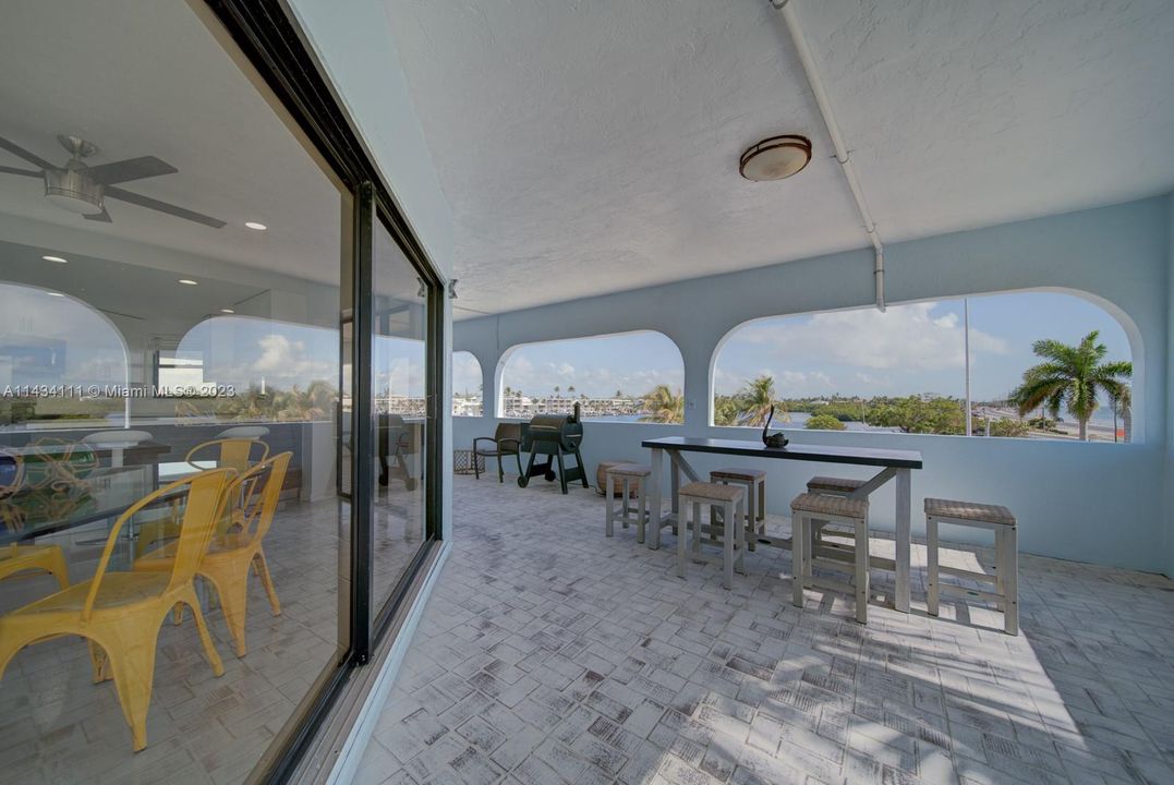 Recently Rented: $3,750 (3 beds, 2 baths, 6071 Square Feet)