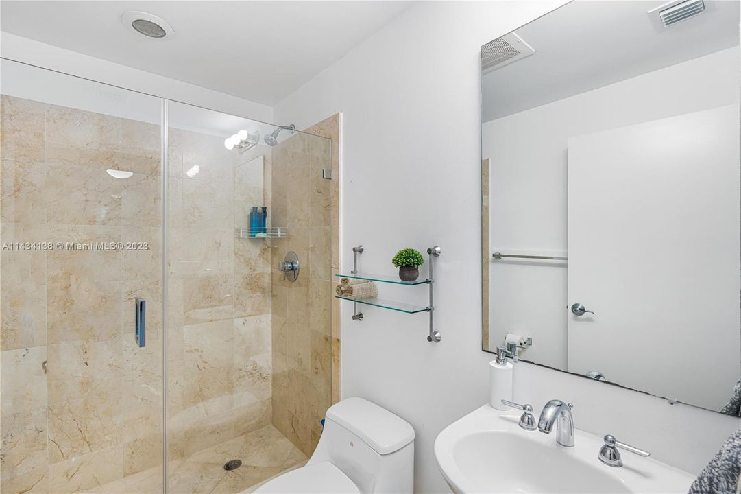 Recently Sold: $924,500 (3 beds, 3 baths, 1849 Square Feet)