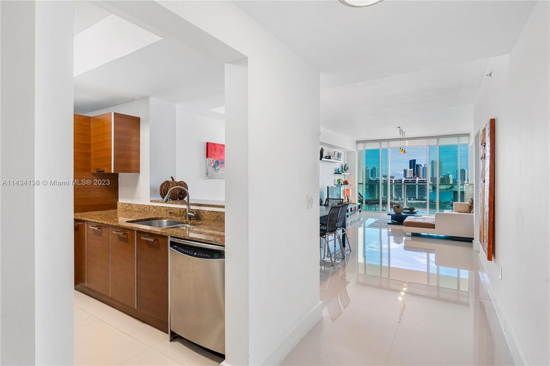 Recently Sold: $924,500 (3 beds, 3 baths, 1849 Square Feet)