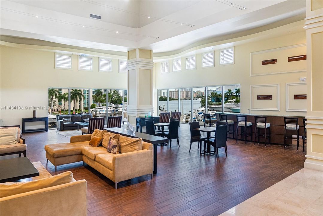 Recently Sold: $924,500 (3 beds, 3 baths, 1849 Square Feet)