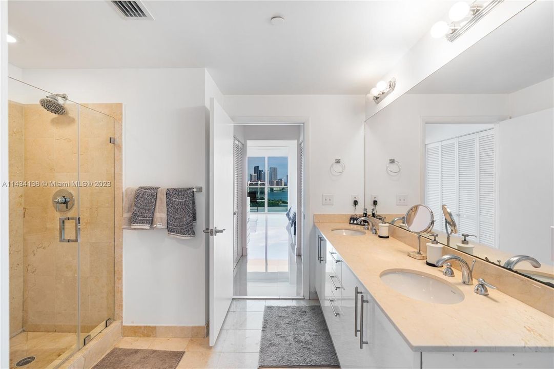 Recently Sold: $924,500 (3 beds, 3 baths, 1849 Square Feet)