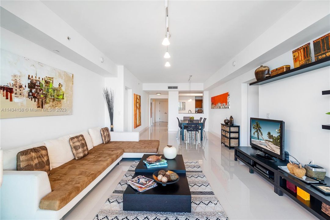 Recently Sold: $924,500 (3 beds, 3 baths, 1849 Square Feet)