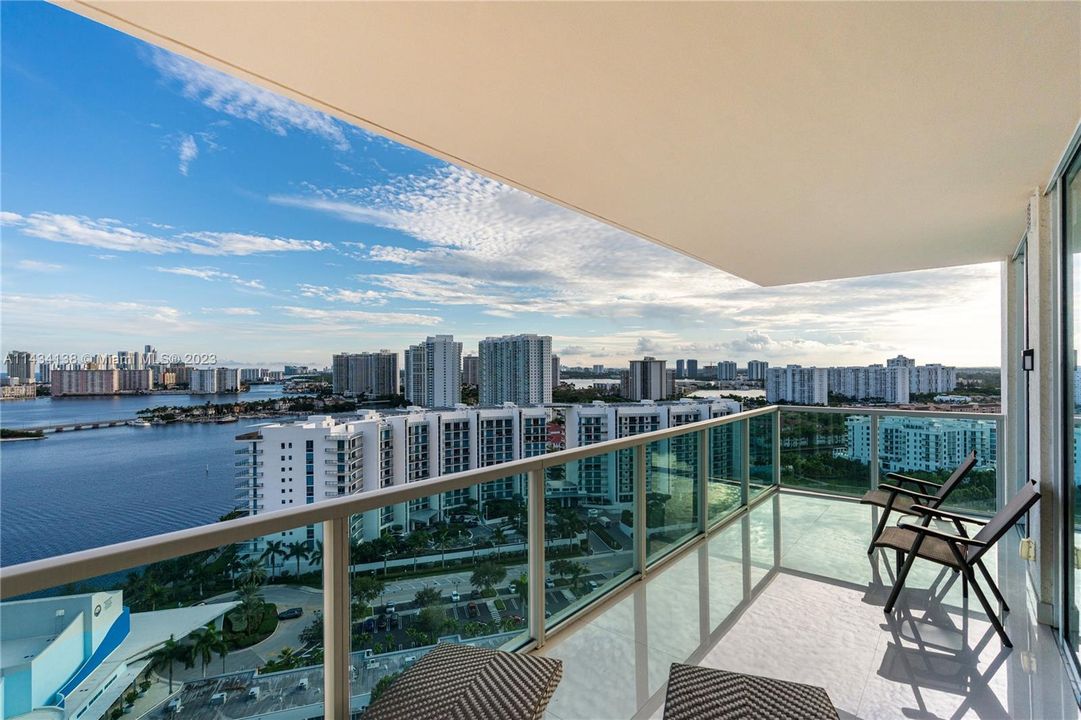 Recently Sold: $924,500 (3 beds, 3 baths, 1849 Square Feet)