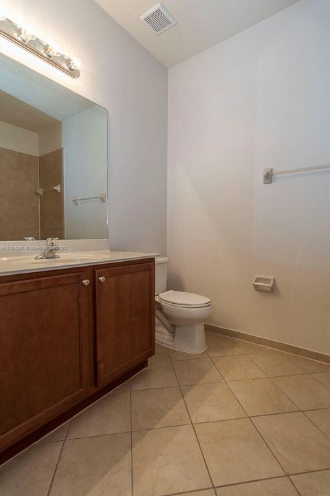 最近租的: $3,500 (4 贝兹, 2 浴室, 2122 平方英尺)