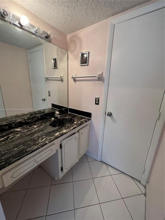 Recently Rented: $1,400 (1 beds, 1 baths, 660 Square Feet)