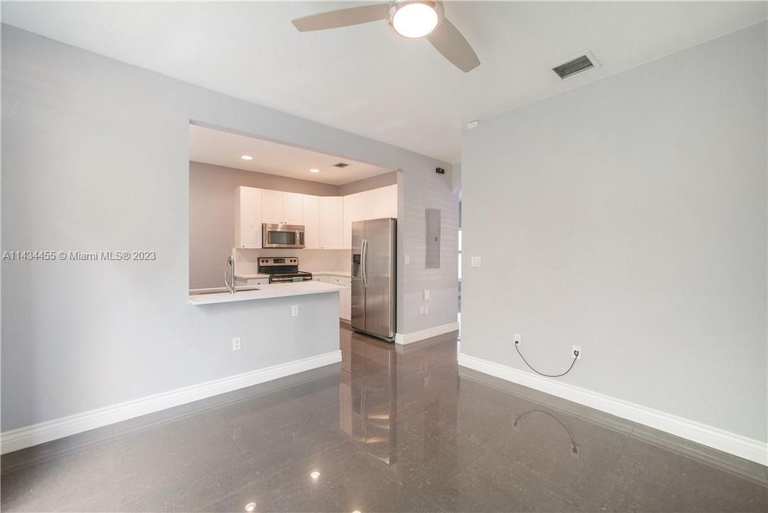 Recently Sold: $375,000 (3 beds, 2 baths, 1536 Square Feet)