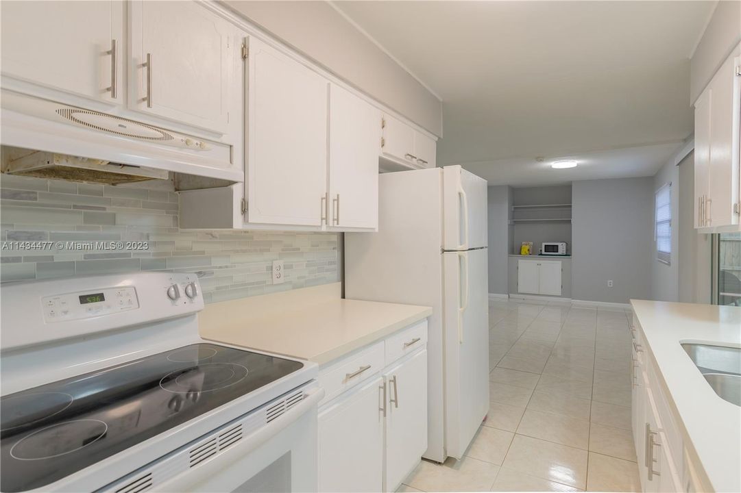 Vendido Recientemente: $325,000 (3 camas, 2 baños, 0 Pies cuadrados)