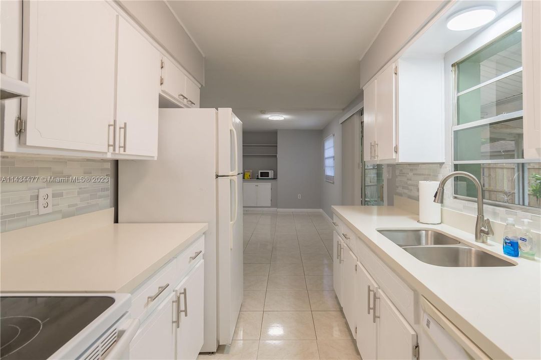 Vendido Recientemente: $325,000 (3 camas, 2 baños, 0 Pies cuadrados)