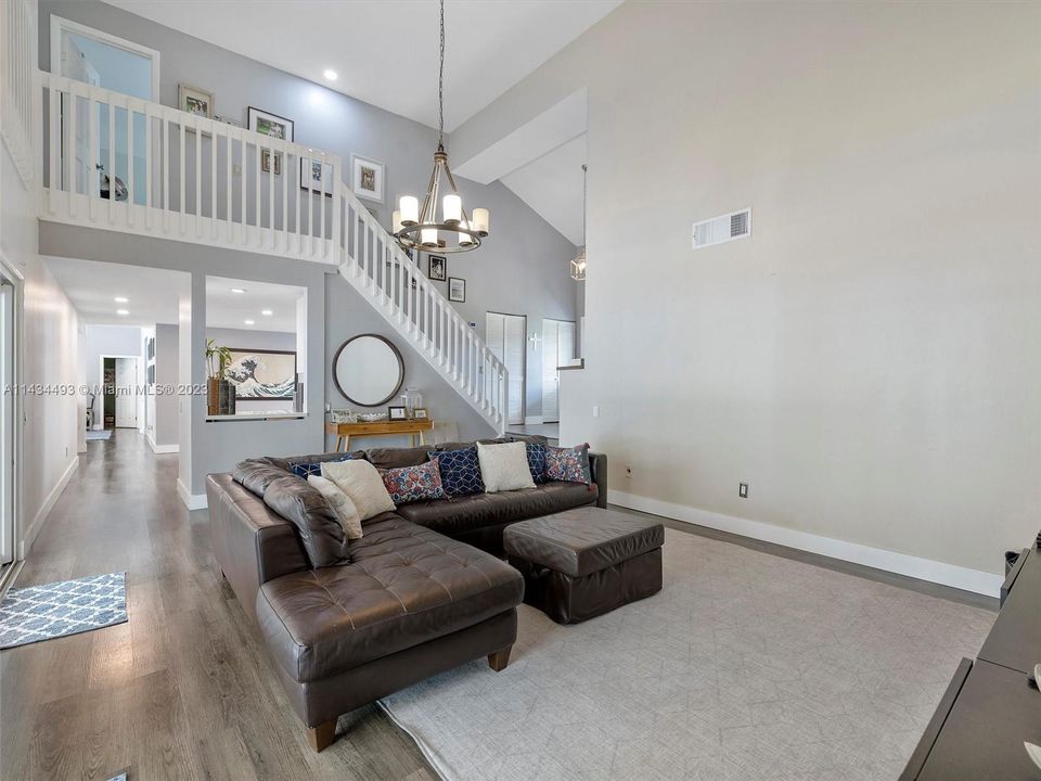 Recently Rented: $6,700 (6 beds, 4 baths, 3738 Square Feet)