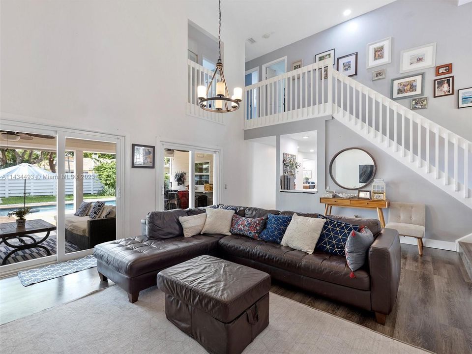 Recently Rented: $6,700 (6 beds, 4 baths, 3738 Square Feet)