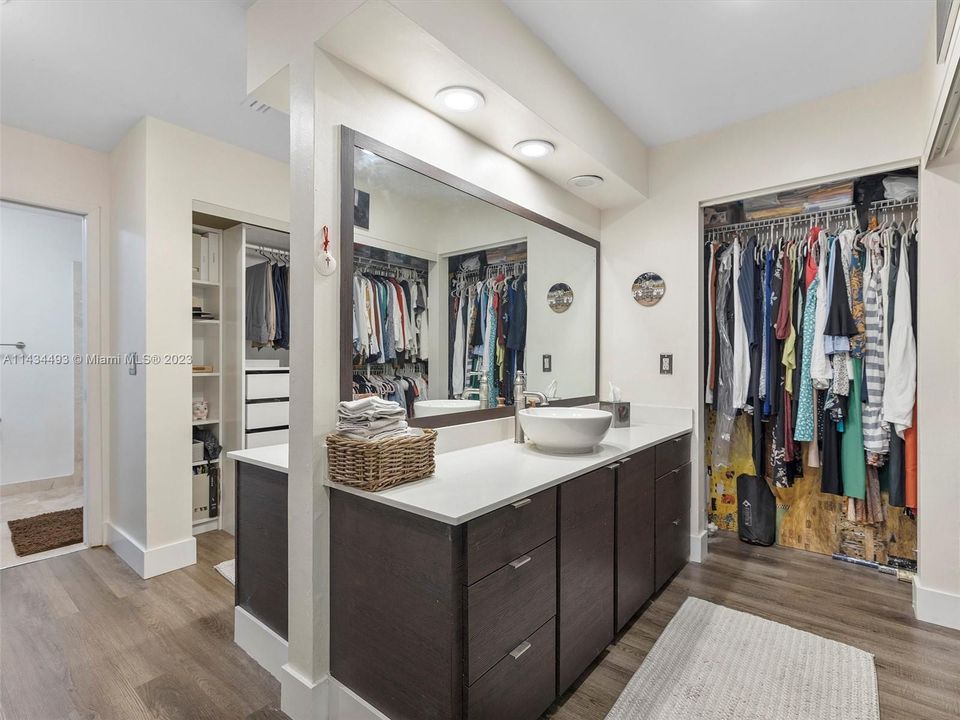 Her Bathroom-Closet
