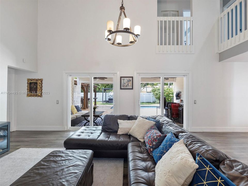 Recently Rented: $6,700 (6 beds, 4 baths, 3738 Square Feet)