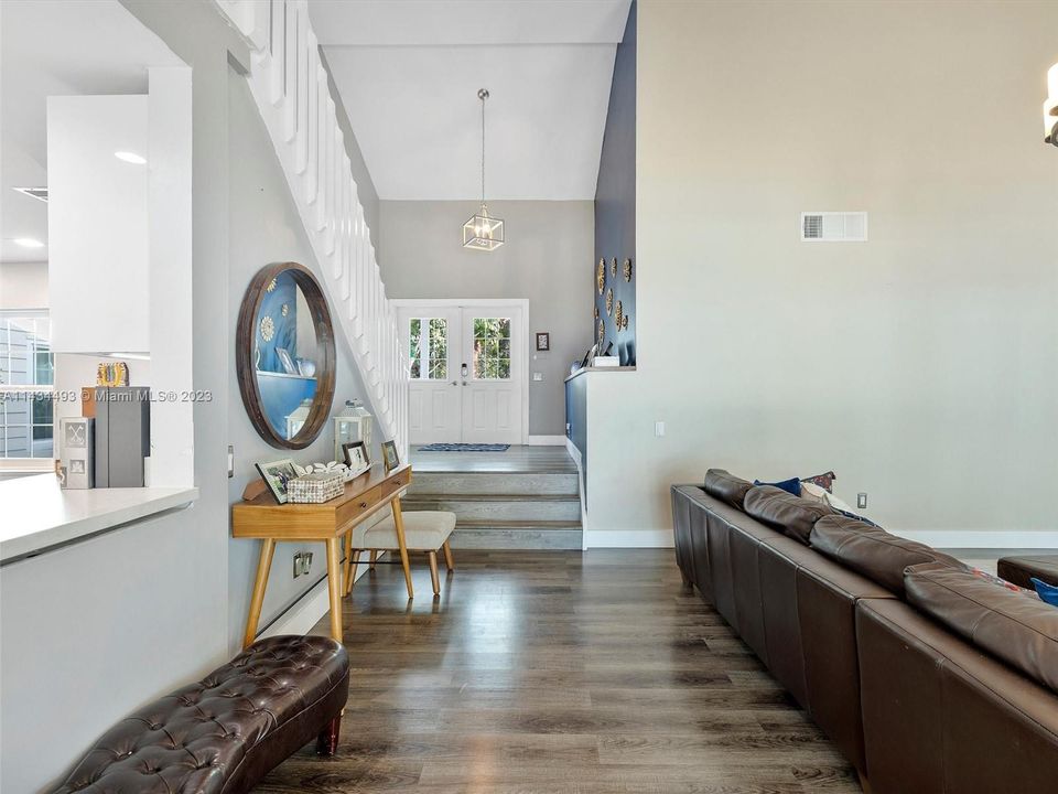 Recently Rented: $6,700 (6 beds, 4 baths, 3738 Square Feet)