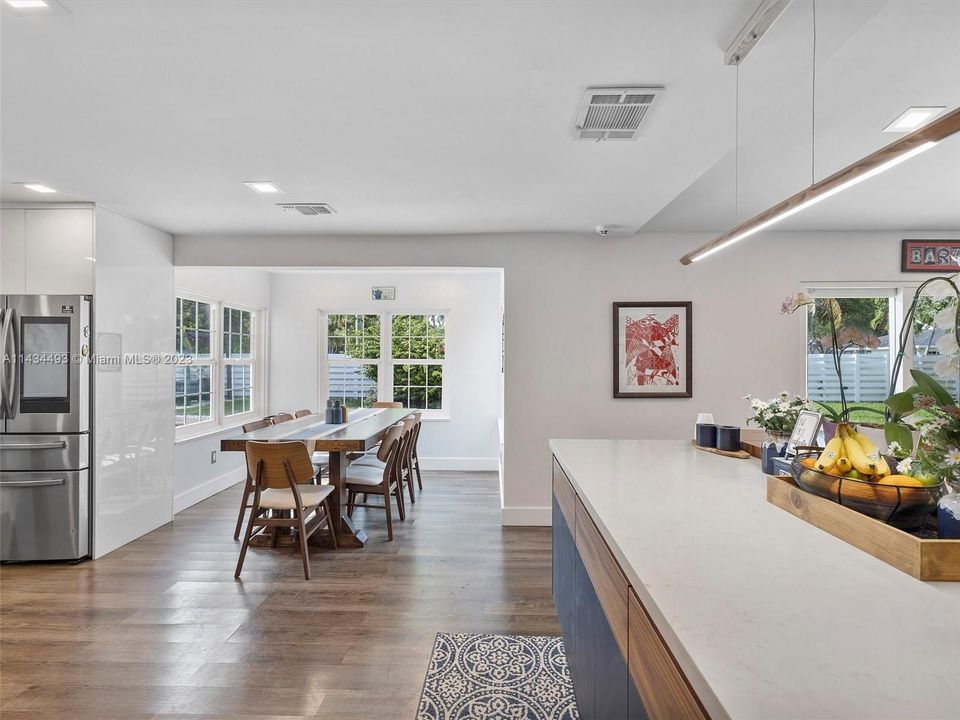 Recently Rented: $6,700 (6 beds, 4 baths, 3738 Square Feet)