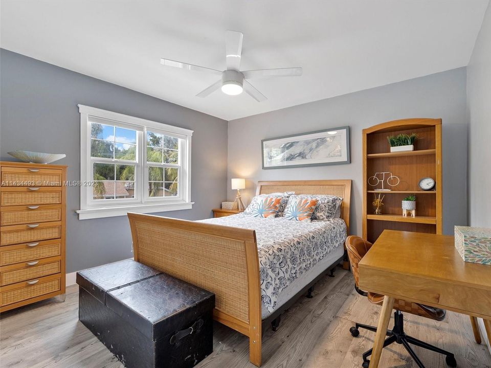 #5 neutral room.2nd floor