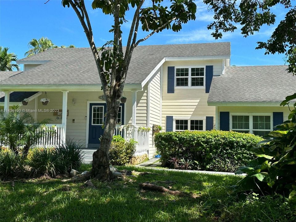 Recently Rented: $6,700 (6 beds, 4 baths, 3738 Square Feet)