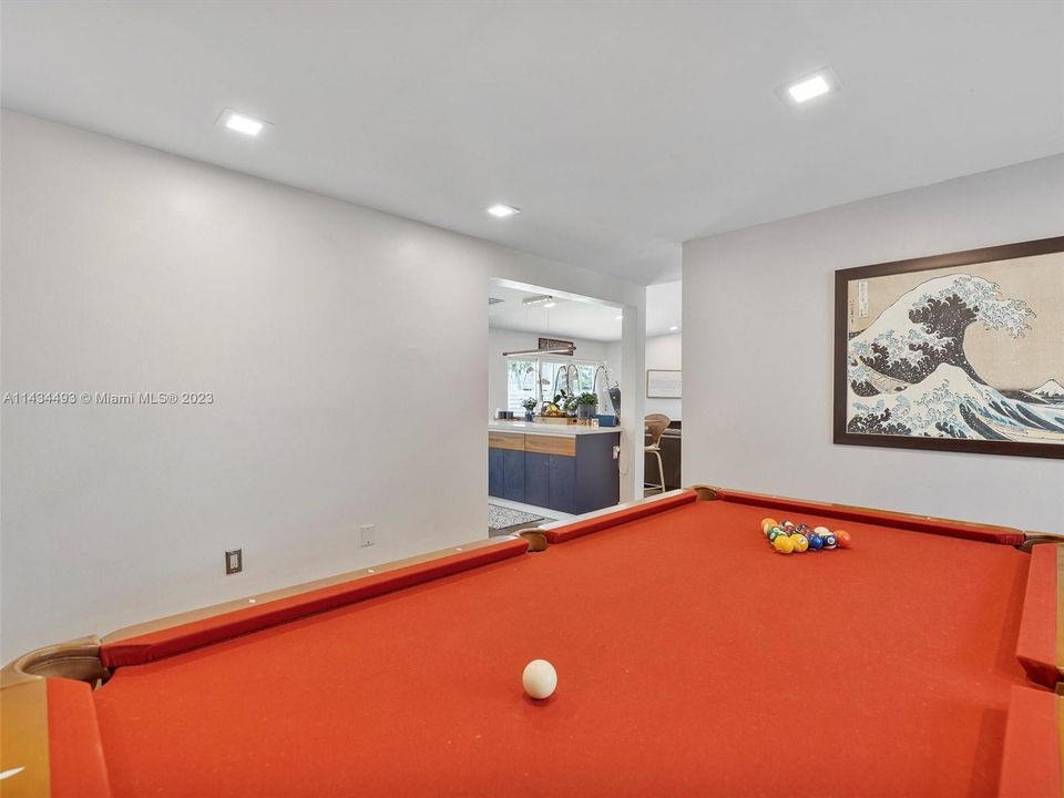 Recently Rented: $6,700 (6 beds, 4 baths, 3738 Square Feet)