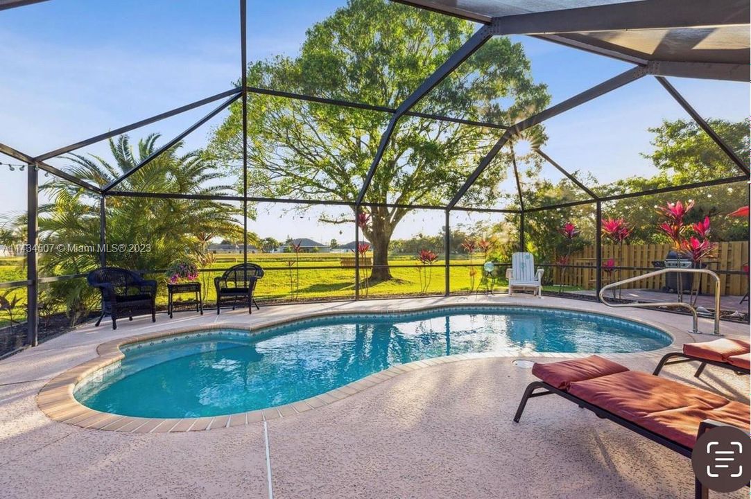 Recently Rented: $3,800 (3 beds, 2 baths, 1476 Square Feet)